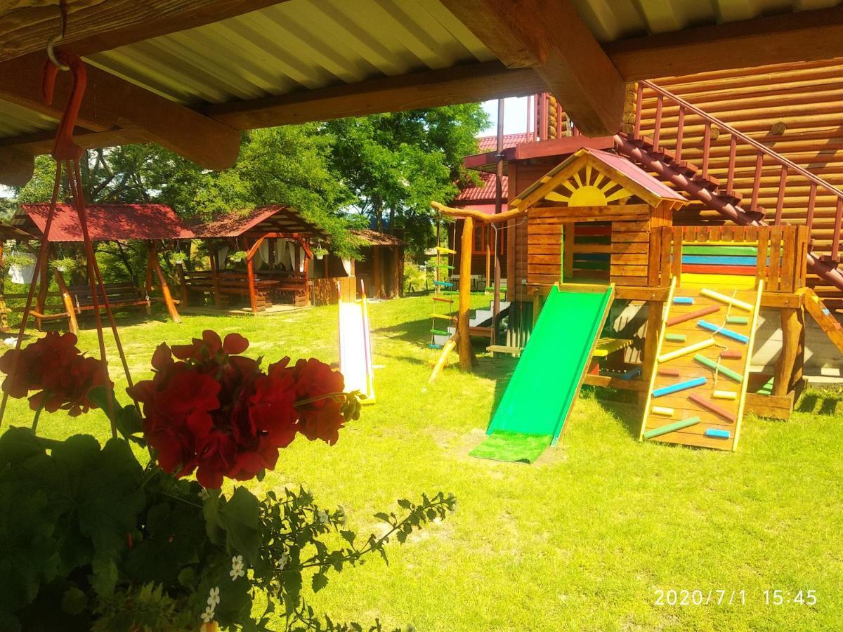 Fiesta Hotel Solotvyno Exterior photo